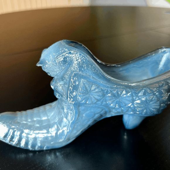 Boyd Crystal Art Glass Daisy Button Cat Slipper Silver Carnival Glass Shoe B285 - Picture 3 of 10